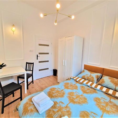 J&W Apartments Swietojanska Rooms Warsaw Ngoại thất bức ảnh