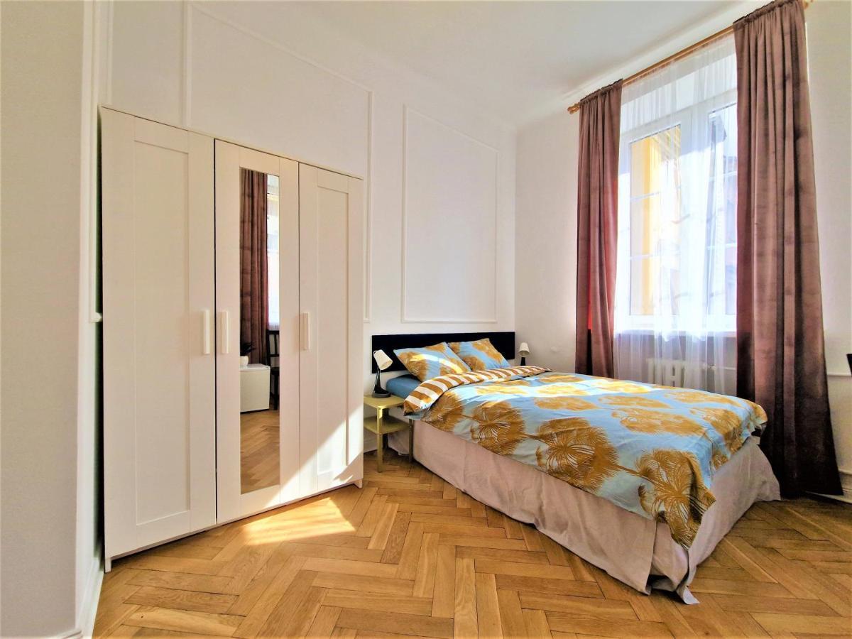 J&W Apartments Swietojanska Rooms Warsaw Ngoại thất bức ảnh