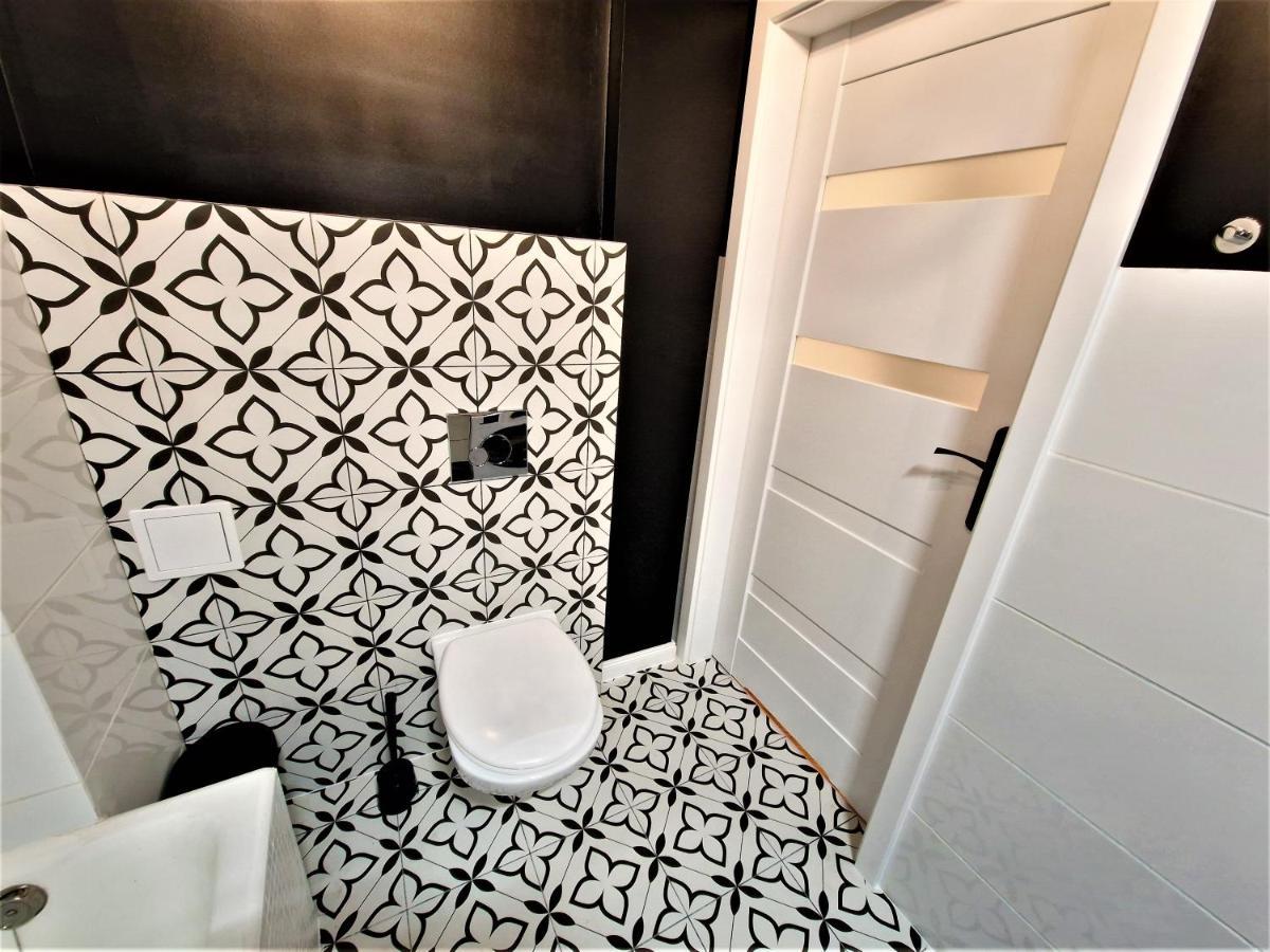 J&W Apartments Swietojanska Rooms Warsaw Ngoại thất bức ảnh