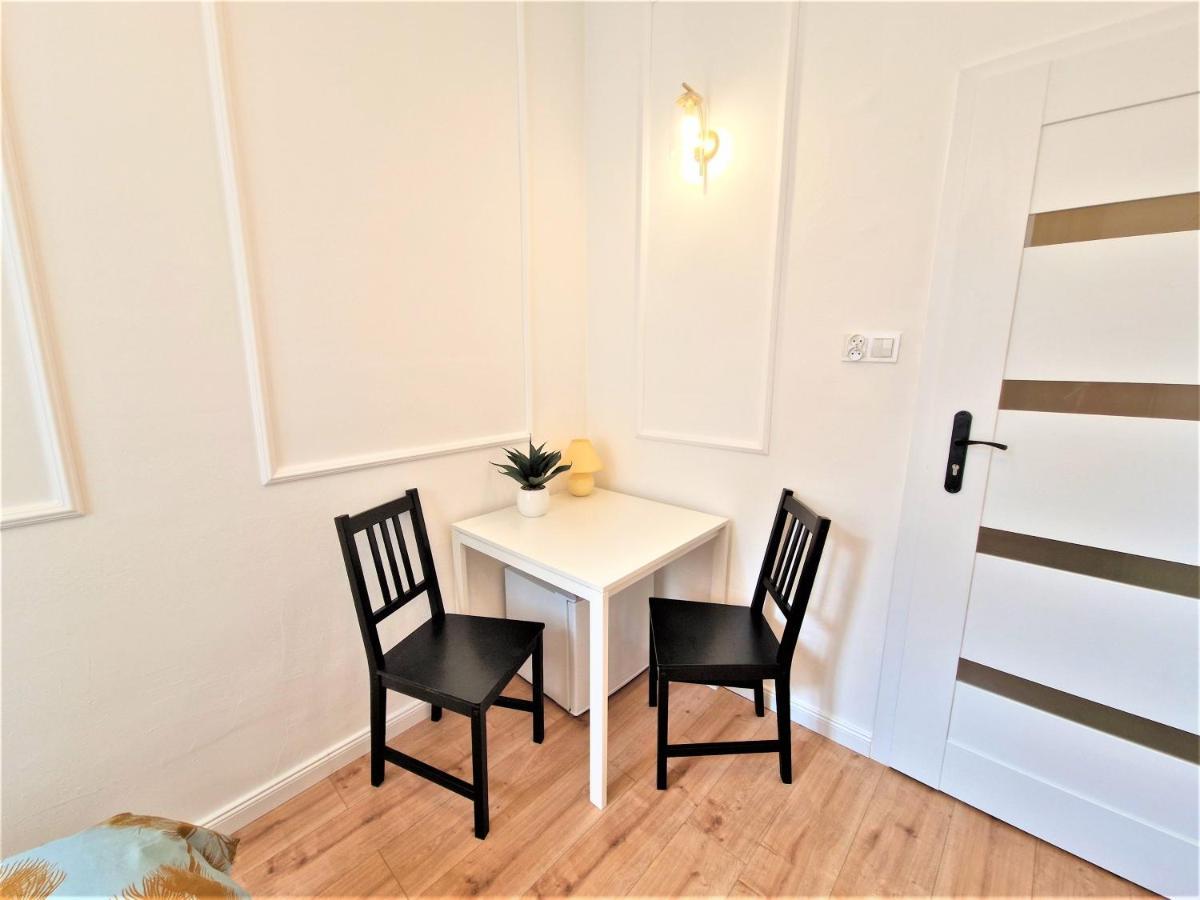 J&W Apartments Swietojanska Rooms Warsaw Ngoại thất bức ảnh