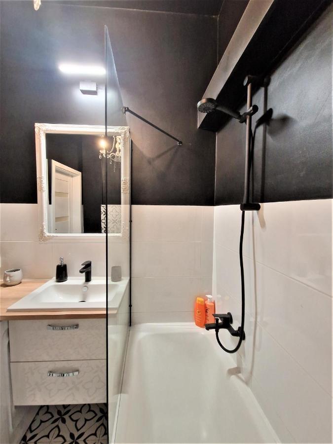 J&W Apartments Swietojanska Rooms Warsaw Ngoại thất bức ảnh