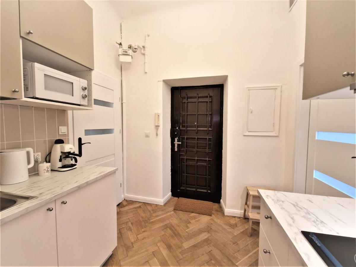 J&W Apartments Swietojanska Rooms Warsaw Ngoại thất bức ảnh