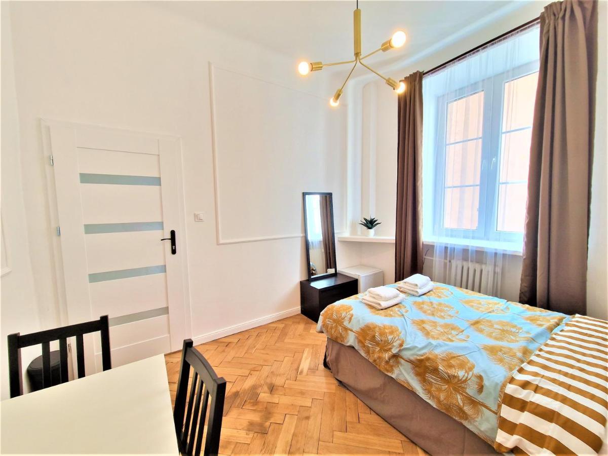 J&W Apartments Swietojanska Rooms Warsaw Ngoại thất bức ảnh